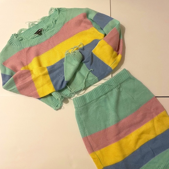 Two piece skirt set - Picture 1 of 3